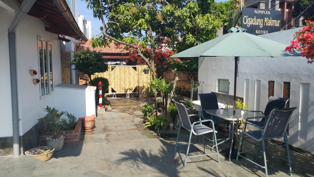 Villa Rumah Ibu Dago Bandung Eksteriør bilde